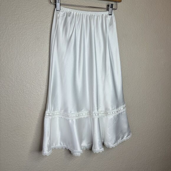 Valentino Intimio Vintage White Half Slip Small 25” Satin Lace Hem - Picture 2 of 5